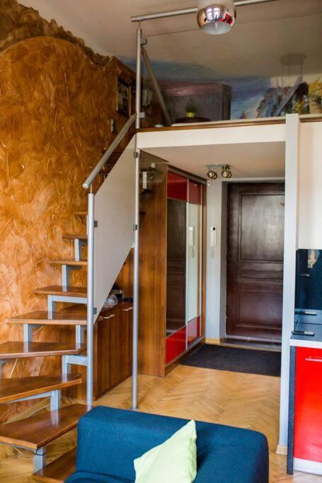 Studio In The Center -Easy Access From The Airport Krakow Exterior photo